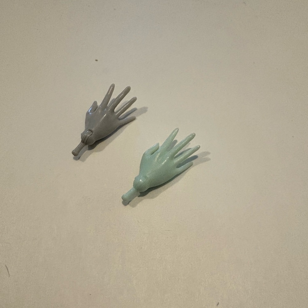 Monster High Doll Right Hand Replacement